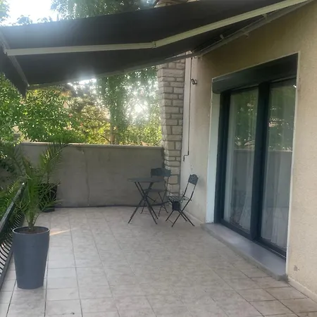 Renove Avec Jardin A - Fr-1-585-175